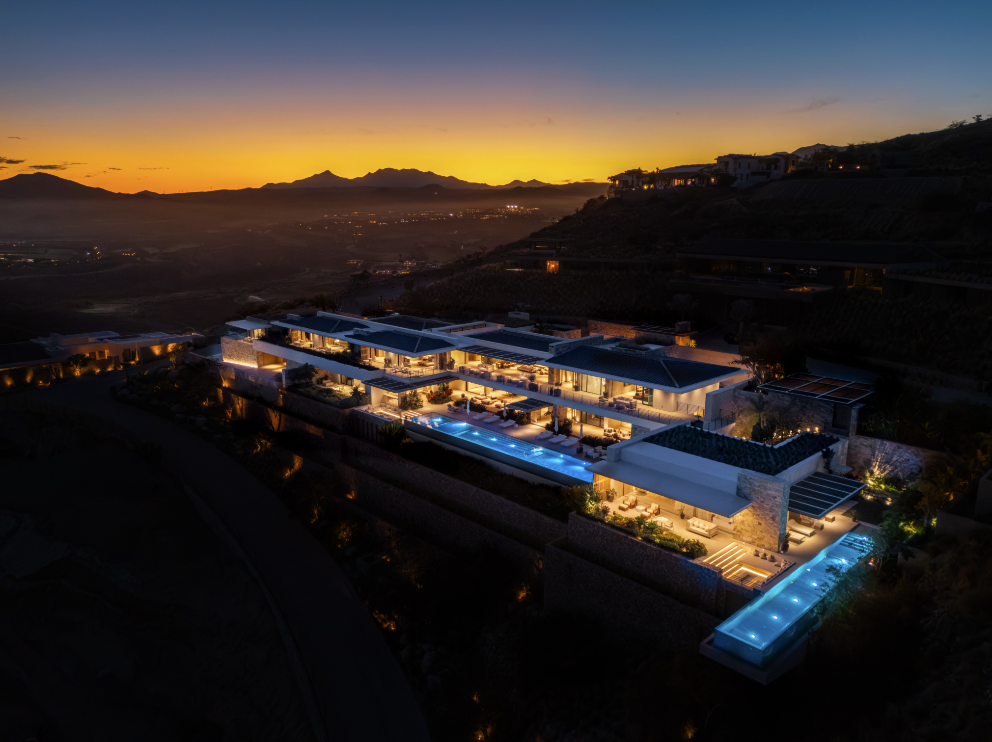 THE WALL STREET JOURNAL - THE NIVEL ESTATE