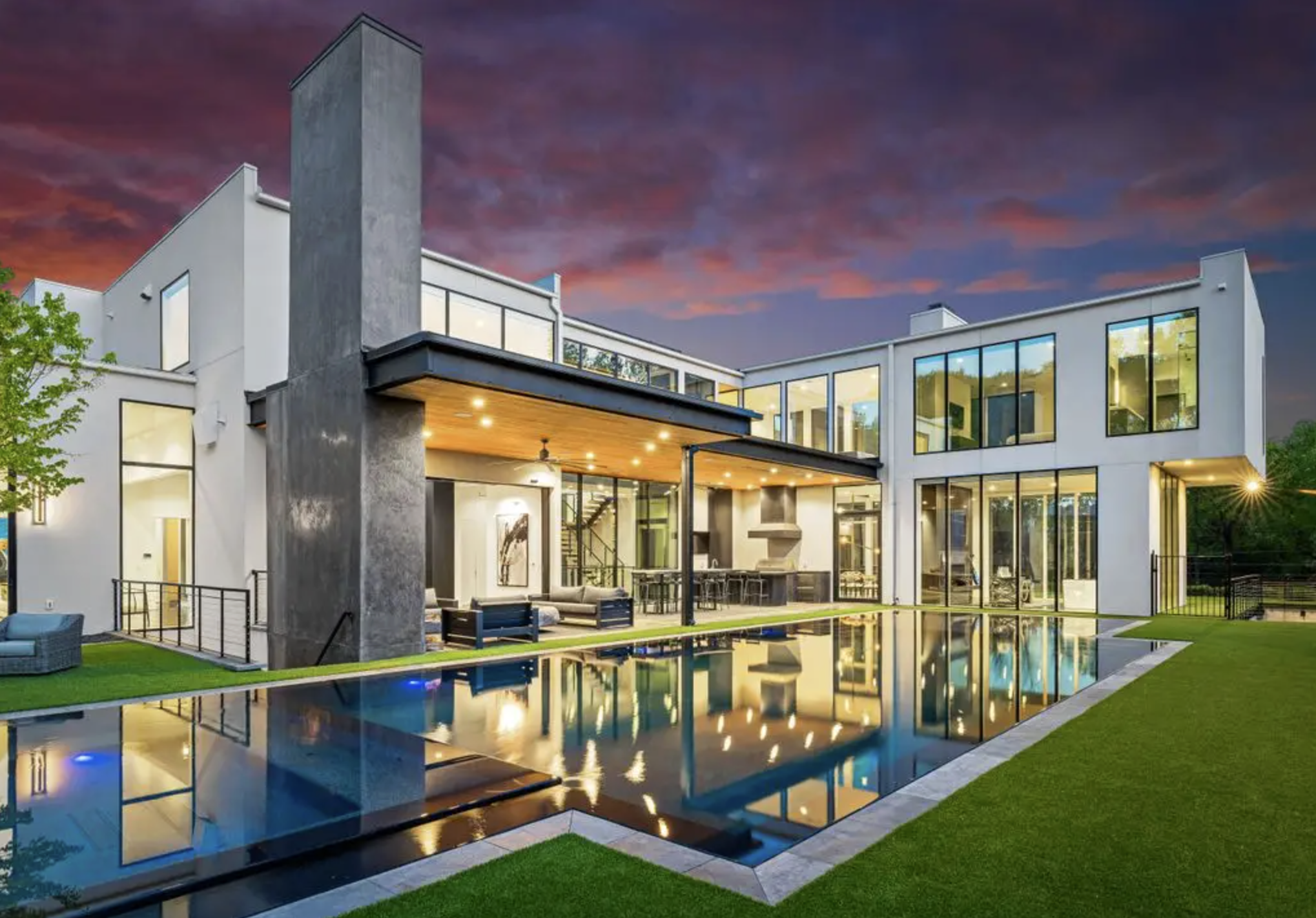 ROBB REPORT - CARMEL DRIVE