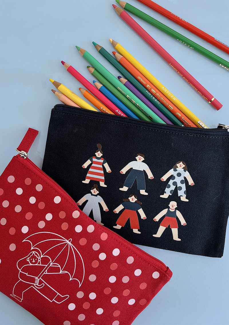 pouches_rain_hand_in_hand_pencil_case_illustration.png