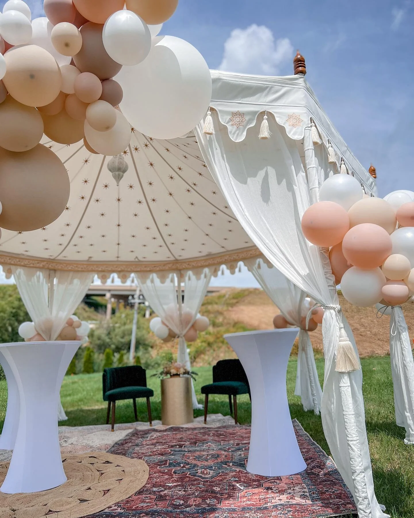 A peek inside our moroccan tent. This tent is handmade and imported just for us! The gold patterns on the lining and trim are even stamped by hand 😍 we believe the little details always matter. #handmadewithlove #luxuryevents