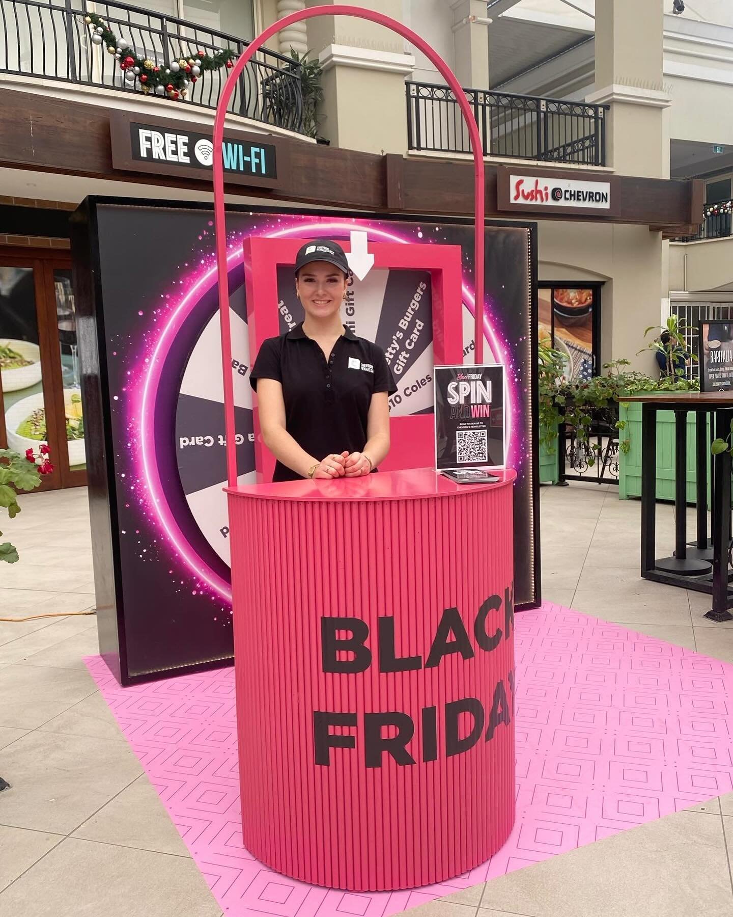 Black Friday Sales kicking off today @chevronrenaissance 🩷🖤🩷🖤