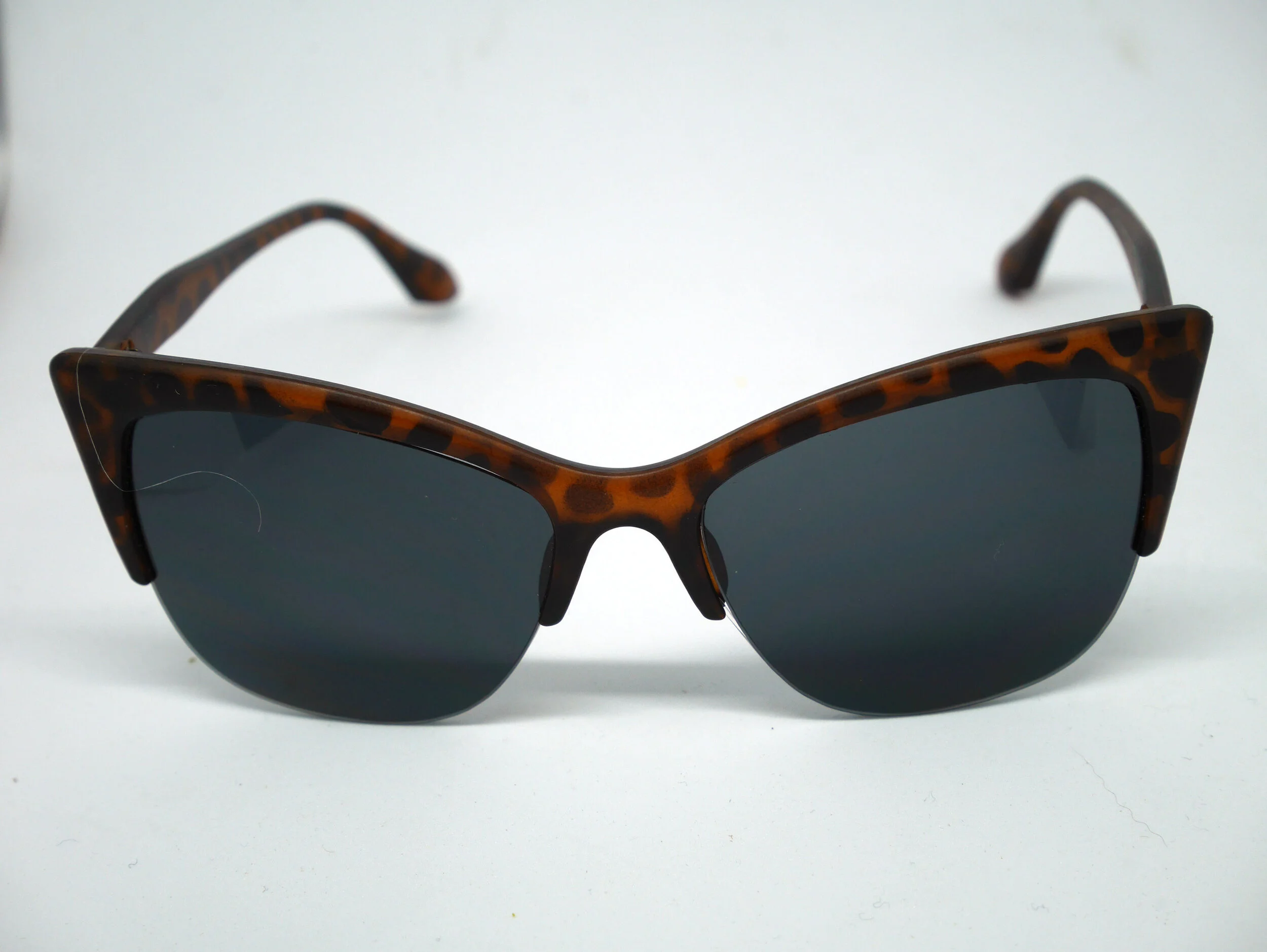 MCM Tortoiseshell Black Gradient Cat-Eye Sunglasses Women main image 4