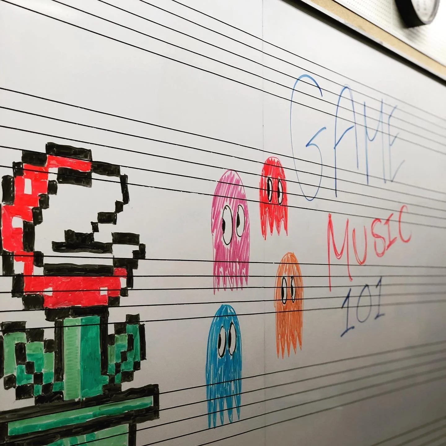 We want to send out our best wishes to all of the students who are currently finishing final projects, papers, and examinations at @queensuniversity. This past month has been a large adjustment for so many people in the Queen&rsquo;s community, but w