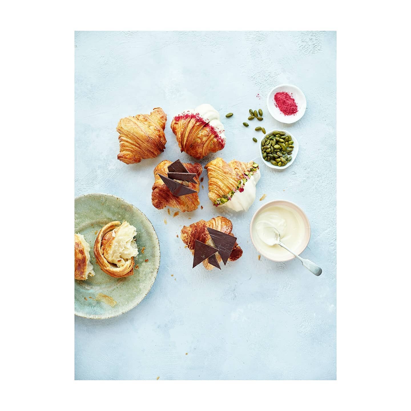 Absolutely delighted to have contributed to the new @foodandwineireland which is out today with the Sunday Business Post. Pictured here some beautiful creations by the massively talented @medialuna.croissanterie in collaboration with @cloud_picker ca