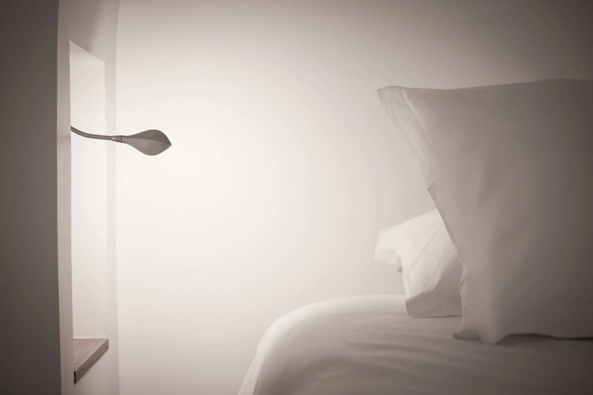 Au Domaine de Monteils chaque chambre romantique pour couple est dotée d'un lit king size haut de gamme