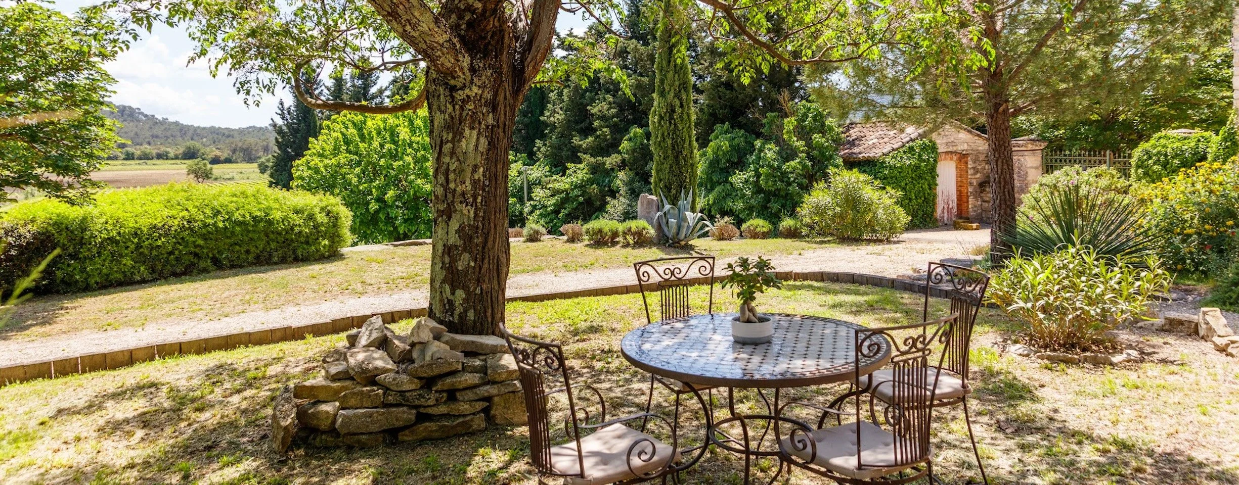 jardin au Domaine de Monteils.jpg