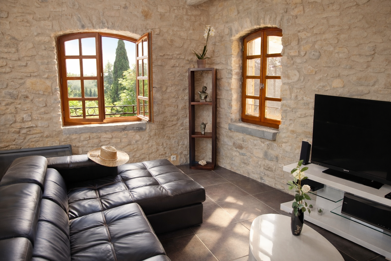 salon cosy pour une gite de luxe à sommières.png