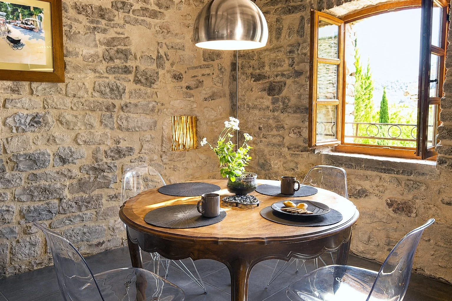 Gite de charme avec cuisine rustique dans les cévennes.jpg