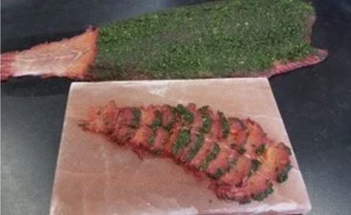 Notre maison avec piscine pour des vacances de luxe près d'Uzès  propose un diner gastronomique servi à domicile par un Chef de cuisine privé