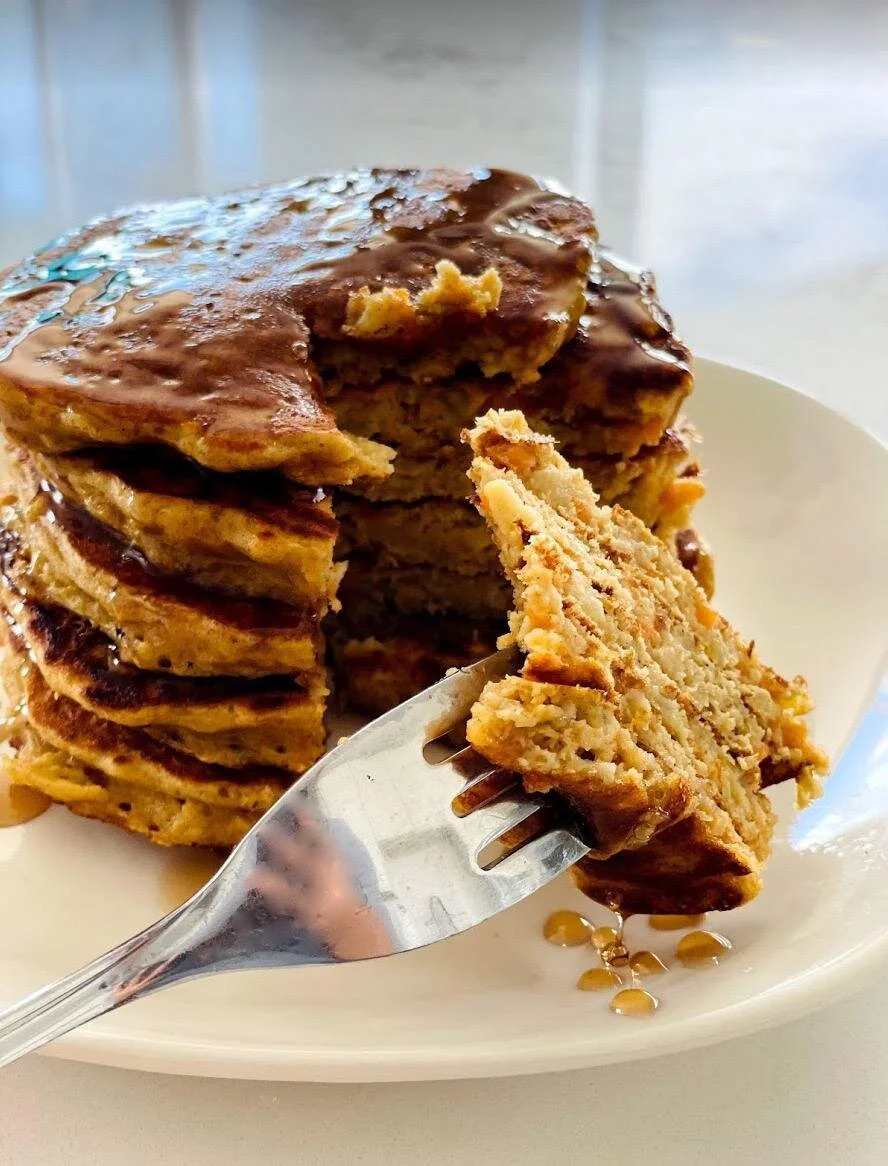 Panquecas esponjosas de zanahoria y manzana