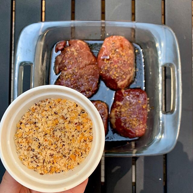 Sunday Steaks = Prime time Dad&rsquo;s Day Meal⠀
Happy Father&rsquo;s Day to all the fathers &amp; father figures out there. Special love to our dads Ahmad &amp; Clarence! You&rsquo;re hard work, inspiration &amp; support fuels Urban Spice. Here&rsqu