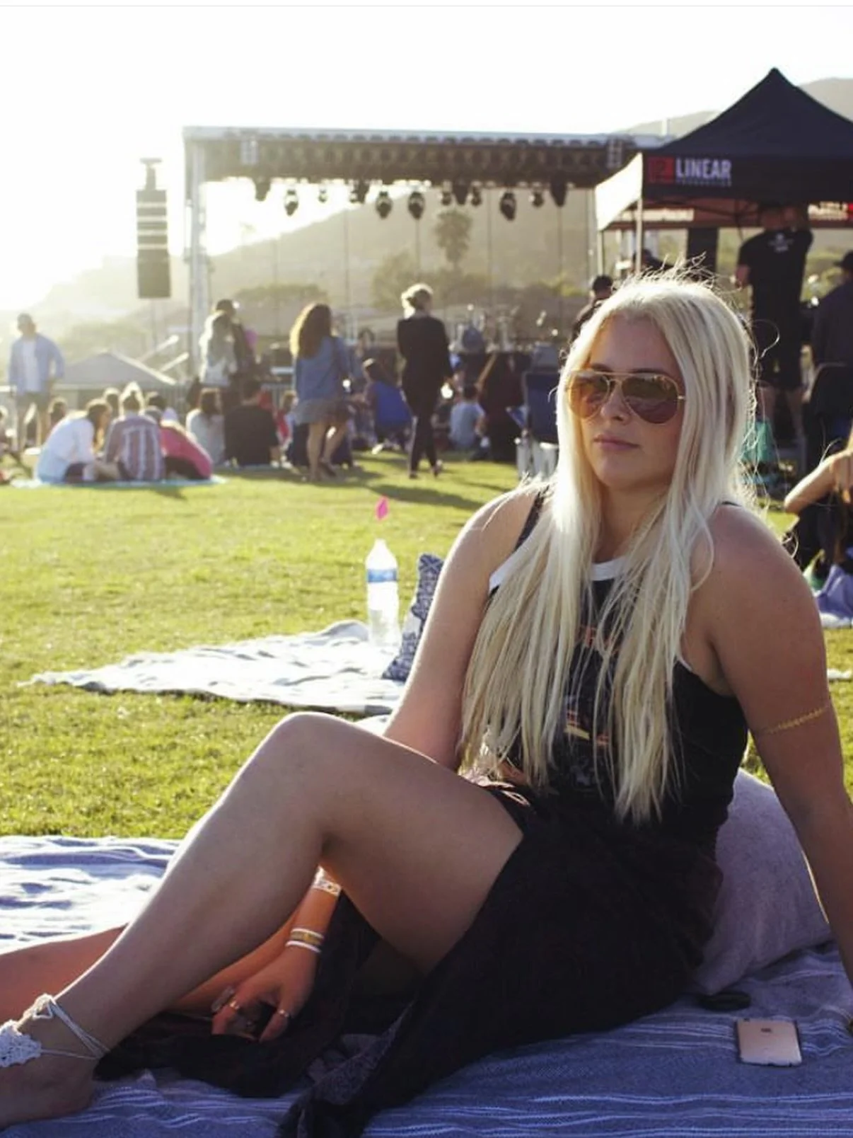 This #2026isthenew2016 trend has me rolling 😂 

2016 was a wildly different time in my life. I refer to them as the dark years (ironic with how white my hair was) when theatre had no presence in my life. 🥺

#theatreinfluencer #gymgirl