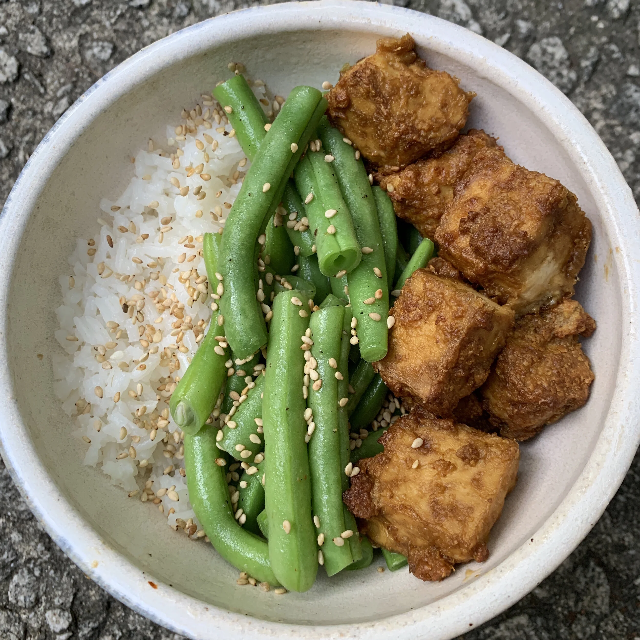 Rice Bowl with Green Beans and Baked Tofu
