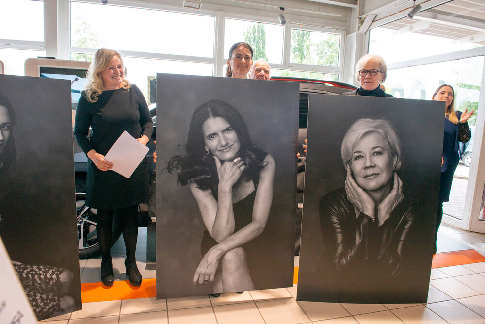 Vernissage_LydiaBoenisch_BusinesswomanPC0_1671.jpg