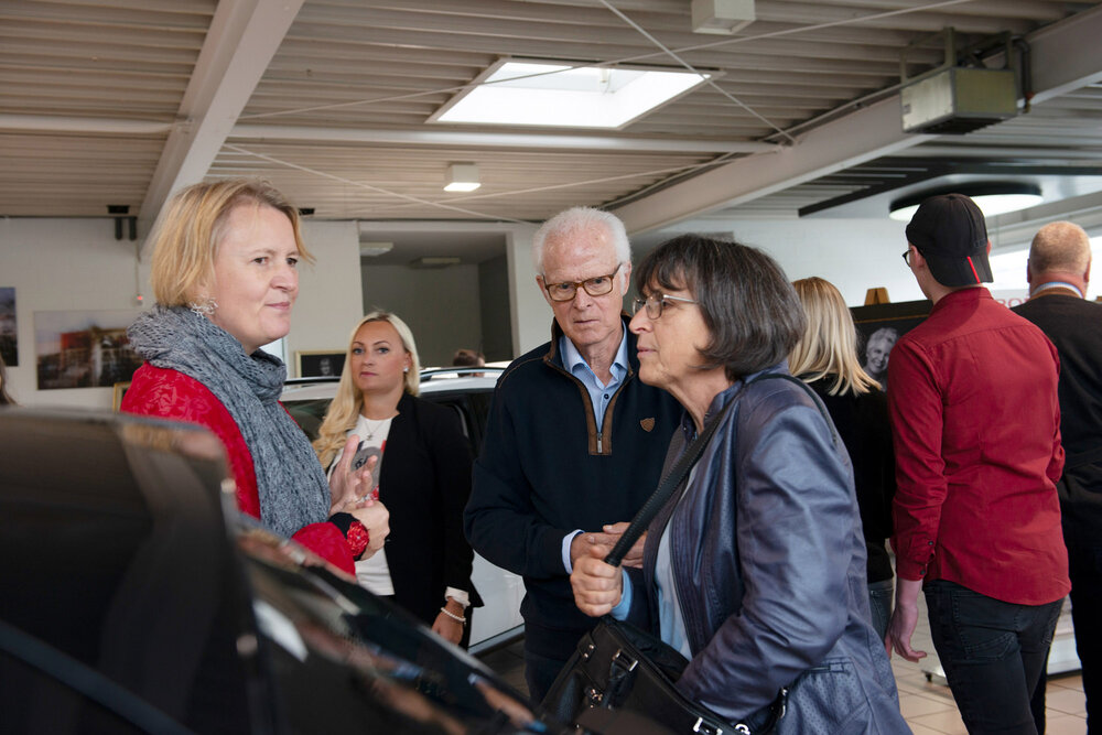 Vernissage_LydiaBoenisch_BusinesswomanPC0_1794_1.jpg