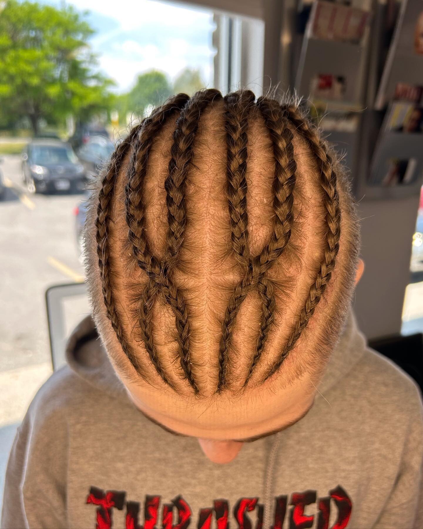SUMMER BRAIDS!

We are proud to announce that Master Johns is now offering braiding, twisting and detangling services for our clients. Book your appointment now with one of our trained stylists!

We recently had a workshop with Princess, a master in 