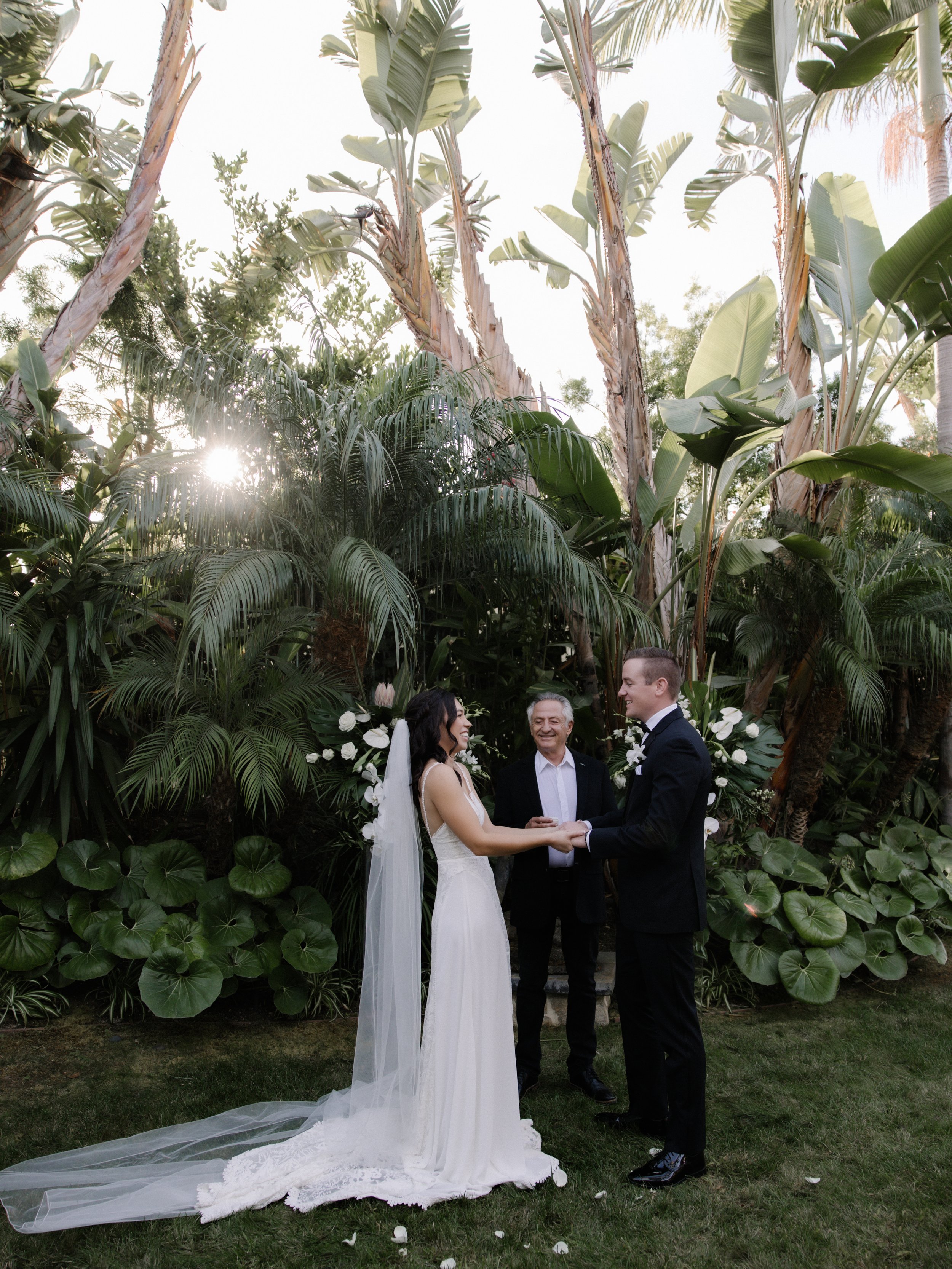 trynhphoto-wedding-photographers-laguna-beach-california-elopements-intimate-weddings-venues-white-coastal-palms-118.jpg