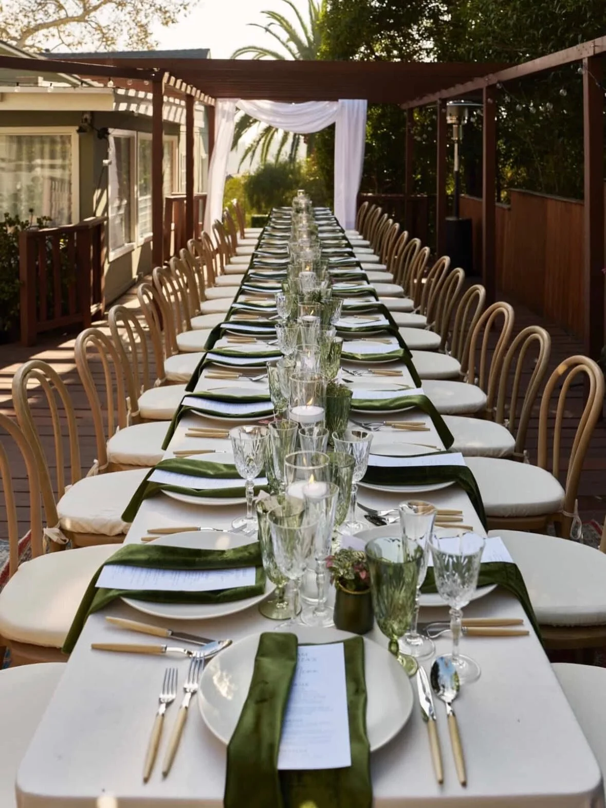 What does it feel like to be guided by @emeryandcostudio ?

Unrushed mornings. Thoughtful details.
A quiet sense of calm beneath it all.

We move gently, but with intention &mdash; holding space for what matters most while shaping each moment with ca