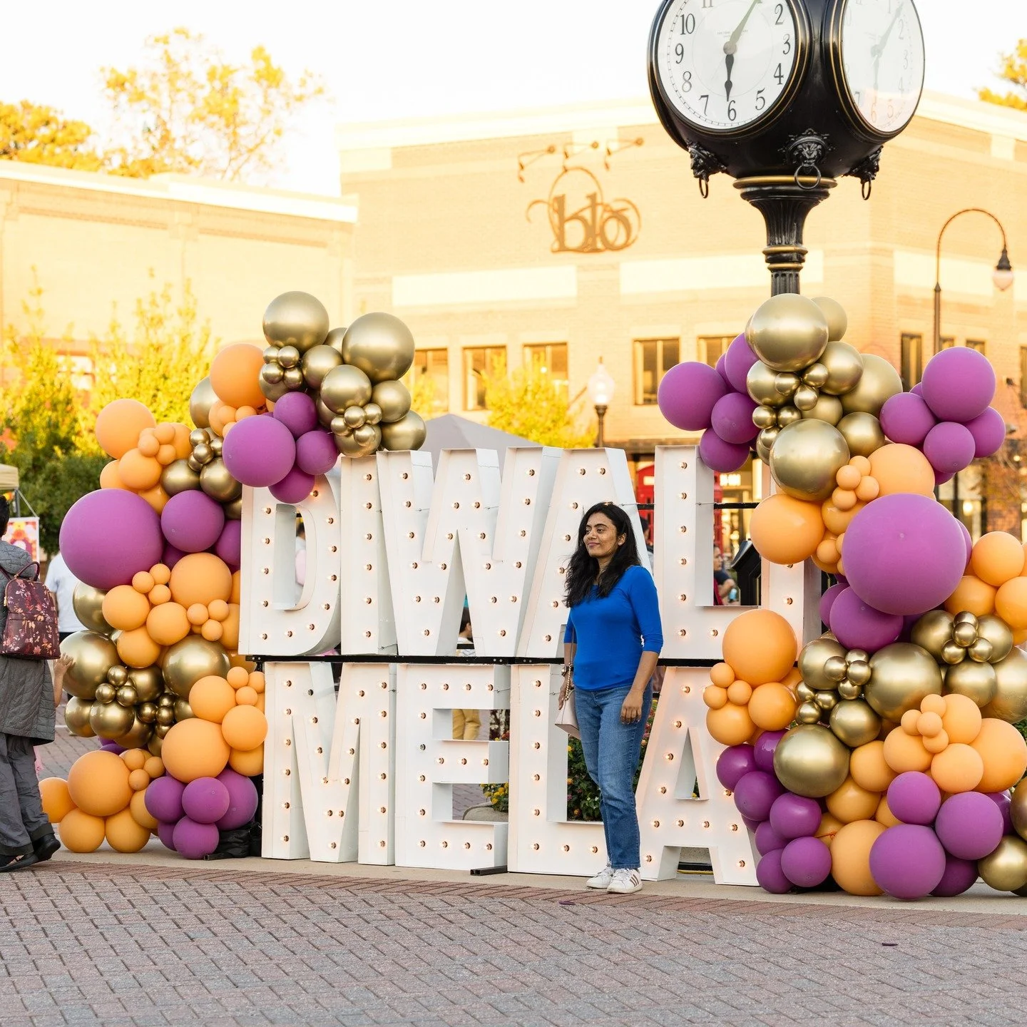 We had a wonderful time at this year's Brier Creek Commons Diwali Mela. Diwali is known as the Festival of Lights. There was authentic foods from Azitra and Sizzling Stirfry Asian Bistro, dessert from GiGi's Cupcakes, dancing, crafts and fun for all 