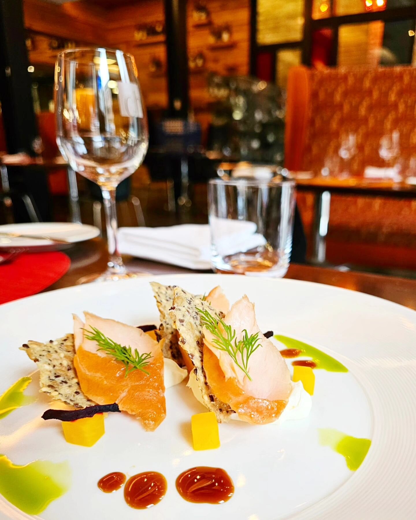 Malt Glazed Smoked Salmon
~Cr&egrave;me Fraiche, Kn&auml;ckebr&ouml;d, Beets

A student-run, fine dining experience, located in the heart of downtown Toronto 

Book your reservation at opentable.ca
.
.
.
.
.
.
.
.
.
.
#thechefshouse #georgebrowncolle