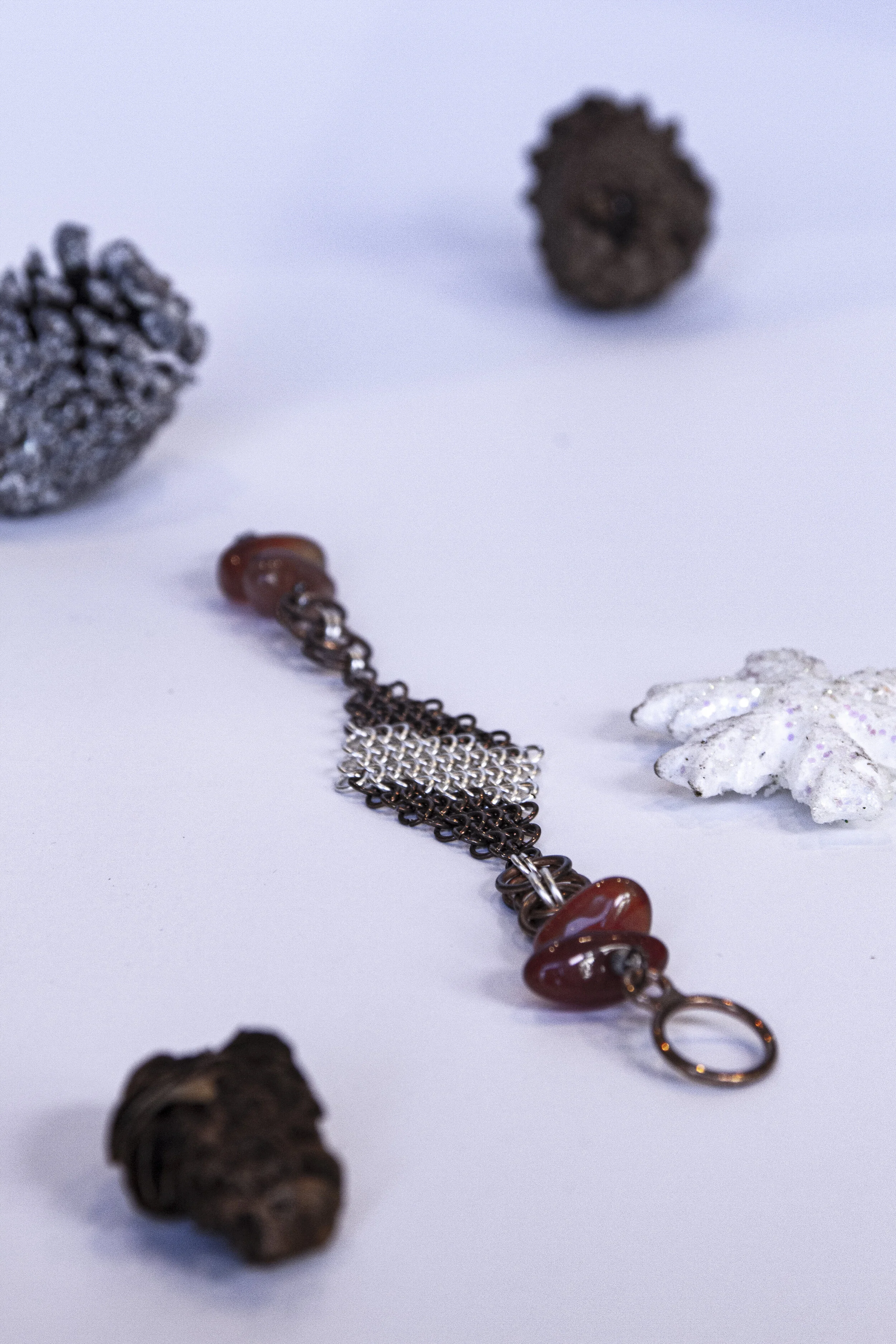 black and silver stone chain styled bracelet