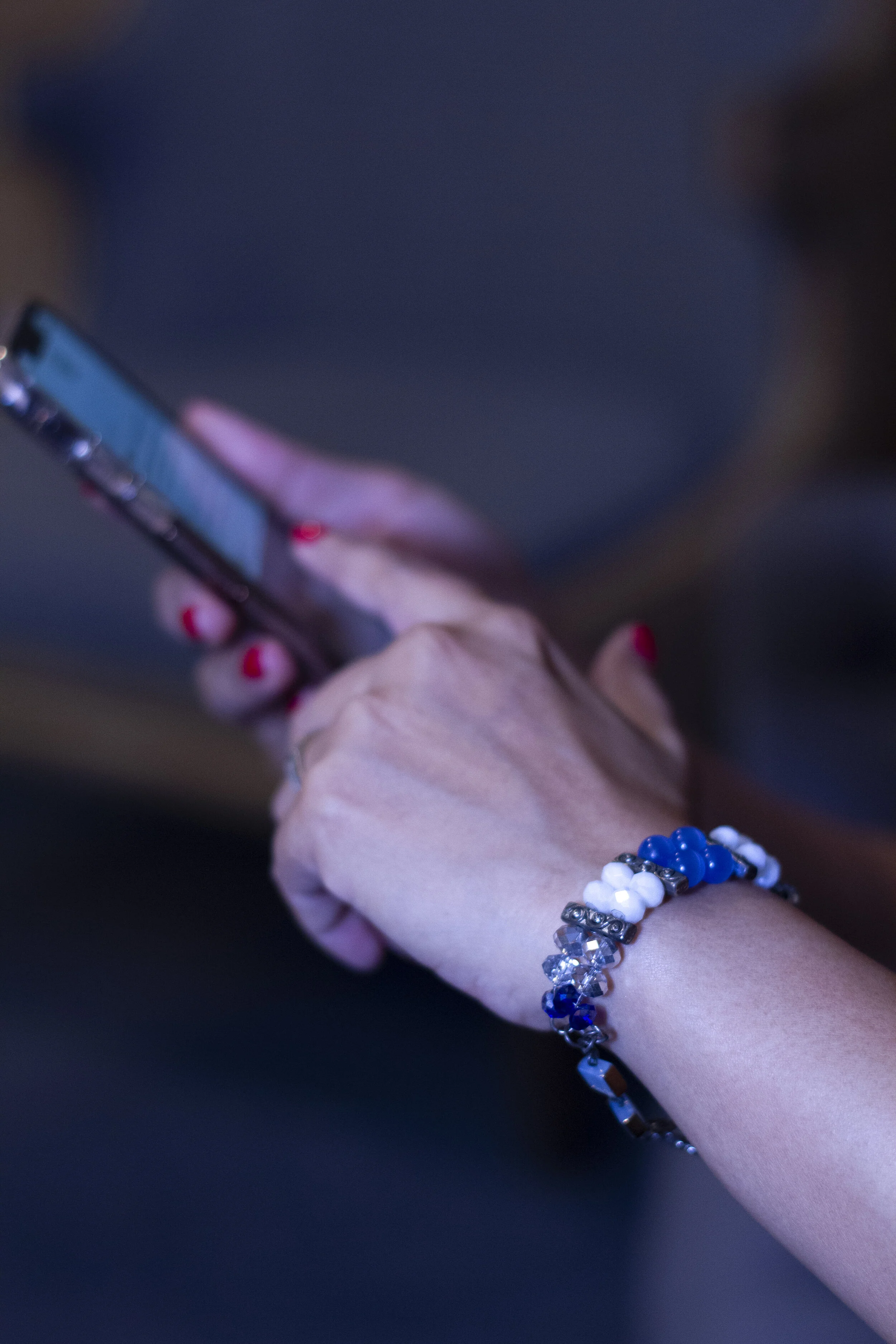 blue and white bead bracelet