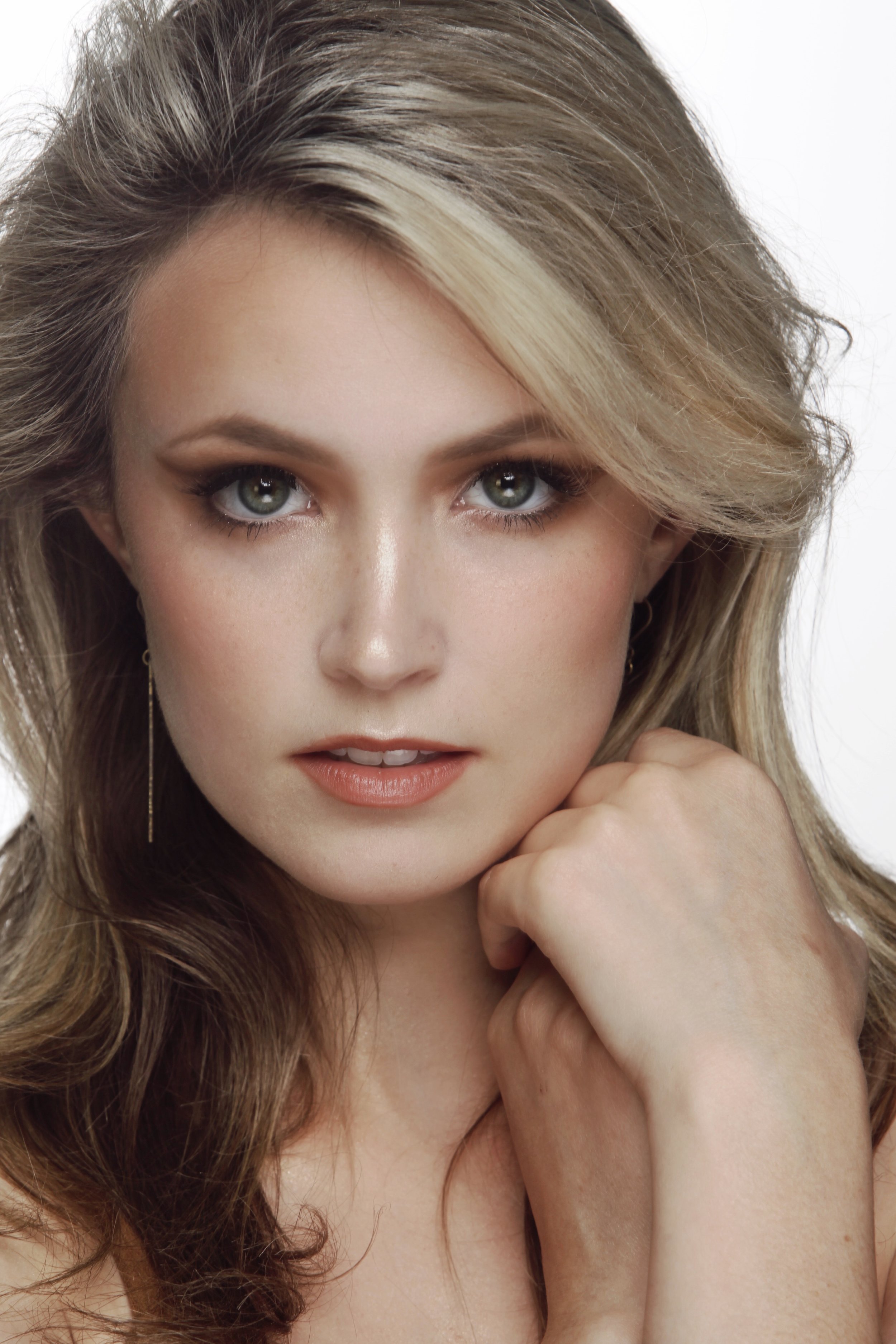  Photo by Aleksandar Sekulic. Makeup by Yesenia Meza. 