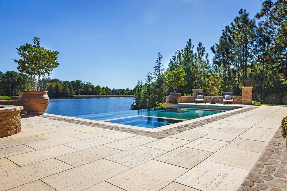 landscaping_ideas_poolsides_luxure_travertina_slab.jpg