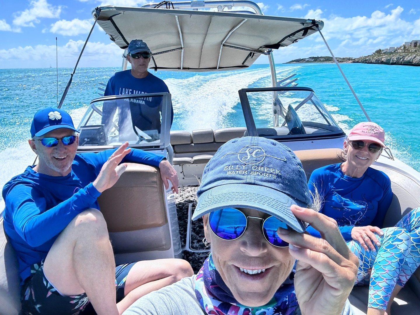 Having the blues in TCI&hellip; is always a GOOD thing! 💙🐬🧢🌊

#sillycreekwatersports #turksandcaicos #boatdaze #islandliving #caribbean #providenciales
