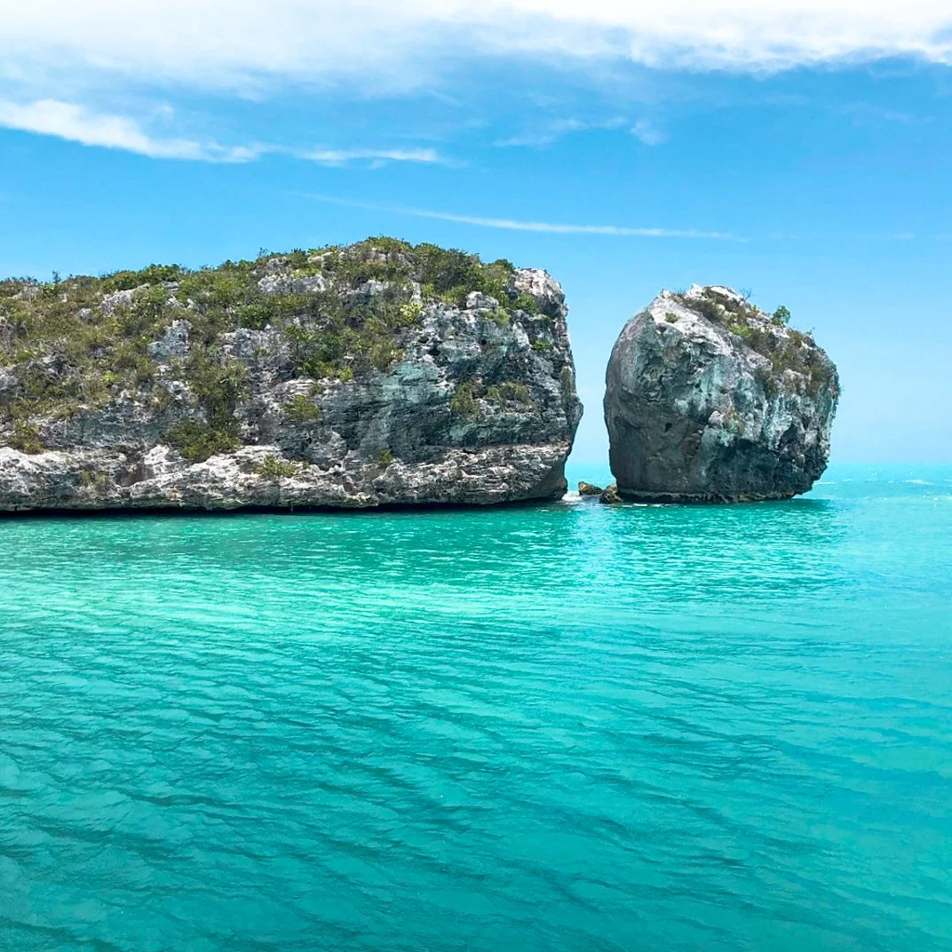The iconic Split Rock 🪨🌊 One of our favourite stops along the coast&mdash;perfect for the &lsquo;gram and even better in person! Jump in, chill out, or just take in the view. 

#SillyCreekAdventures #SplitRockVibes #OceanLandmarks #ExploreTCI