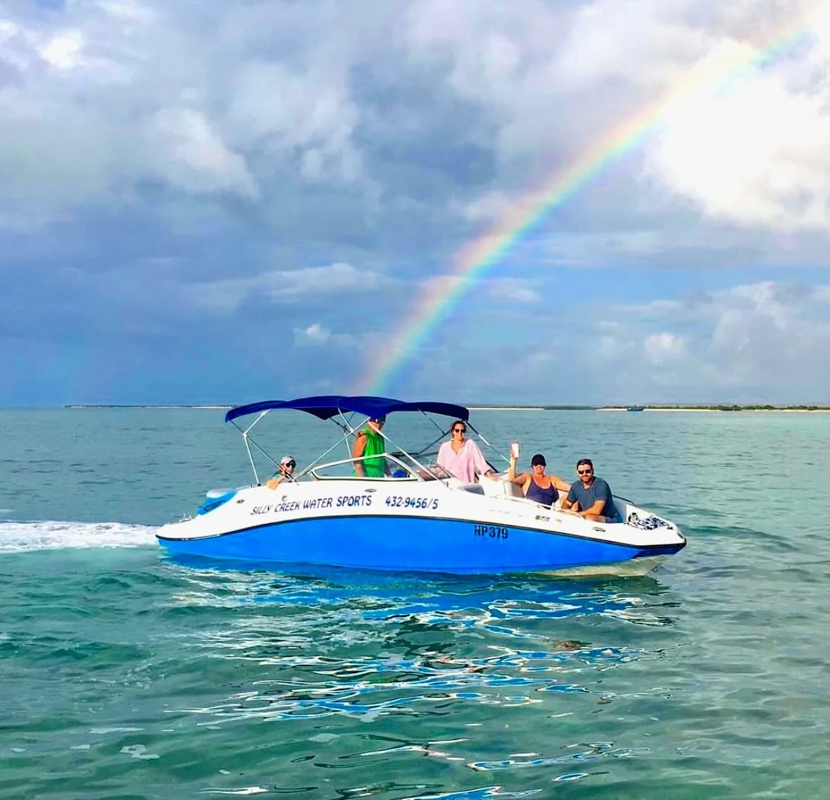 Found it 🌈 the Silly Creek pot of gold.
Sometimes magic looks like a rainbow over the water, sometimes it&rsquo;s the feeling of discovering a beach no one else has touched all day.

Every route we take is designed with care for the land and love fo