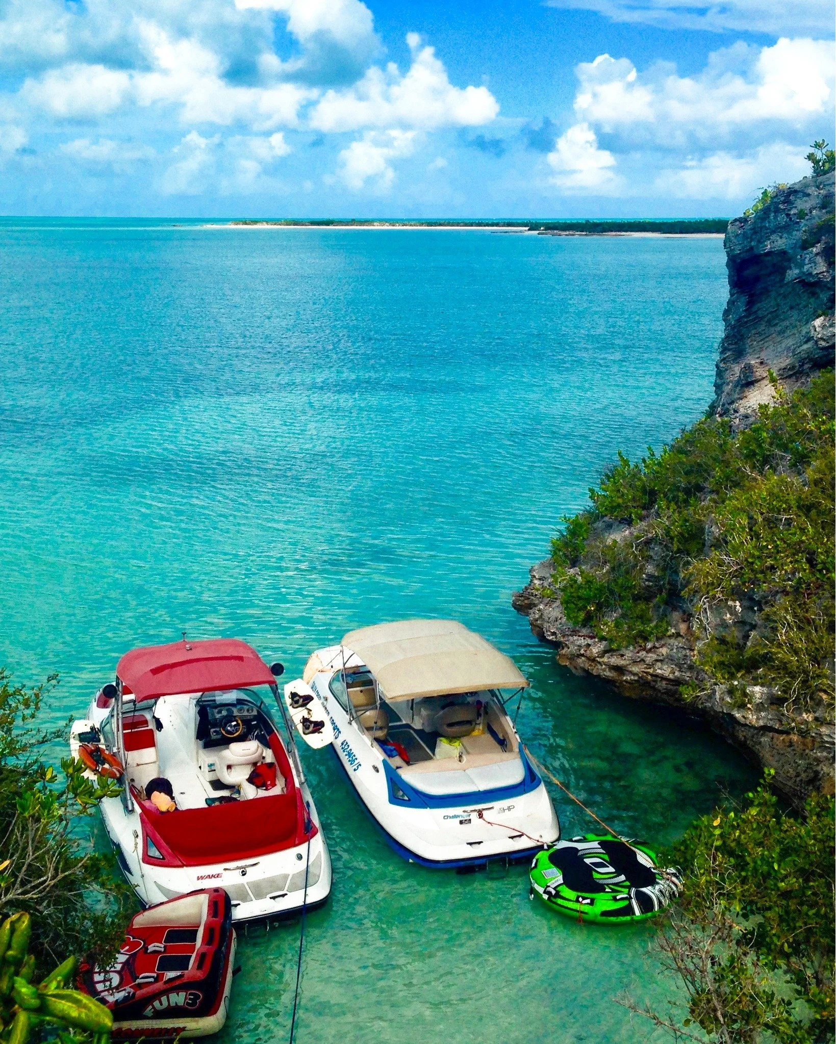 Views worth a thousand memories 🚤💙

#TurksAndCaicos #BoatCharter #SillyCreekWaterSports