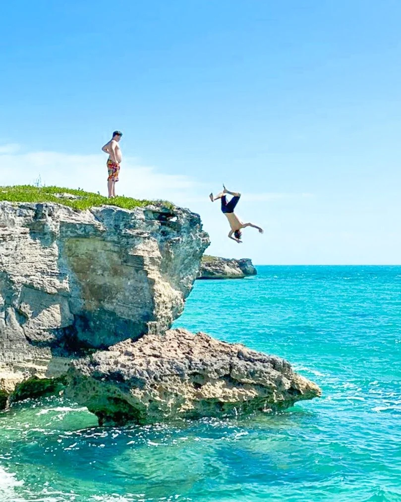 Make a splash in Turks and Caicos 💦

Who would you jump with?

#TurksAndCaicos #CliffJumping #SillyCreekWaterSports