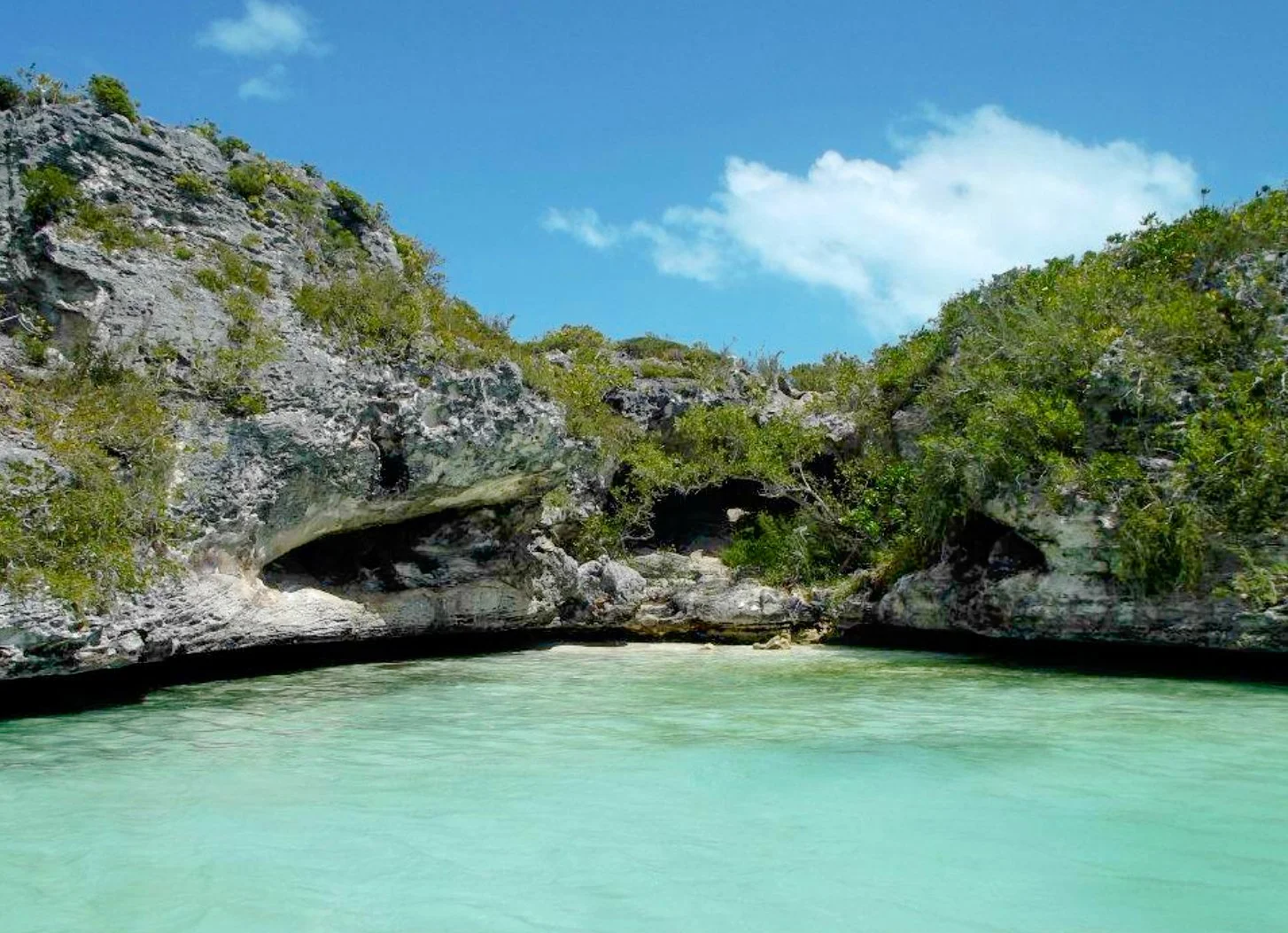 Crystal clear water pristine beaches and nature in every direction. Turks and Caicos is the perfect place for adventure relaxation and memories that last.

#TurksAndCaicos #IslandViews #SillyCreekWaterSports