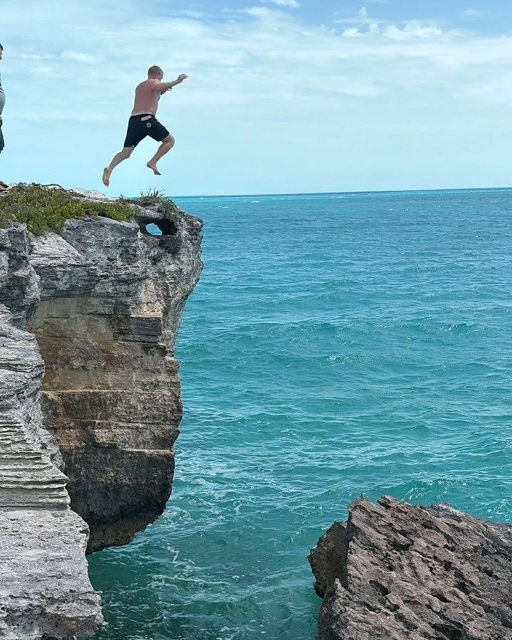 Take the leap!

#CliffJumping #TurksAndCaicos #SillyCreekWaterSports