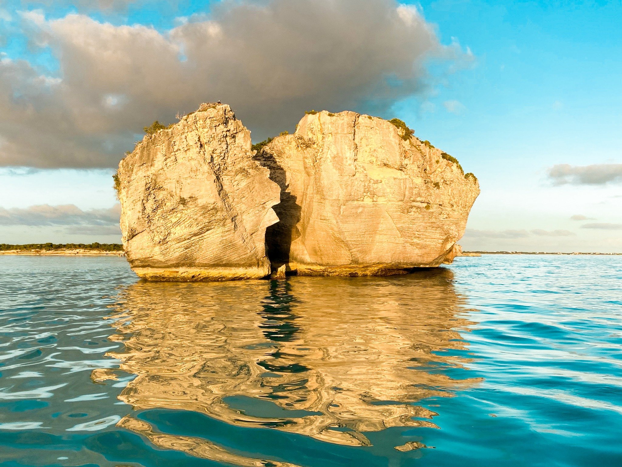 Swim, explore or take the jump. This stop is part of what makes every Silly Creek private charter unique.

#SplitRock #TurksAndCaicos #SillyCreekWaterSports