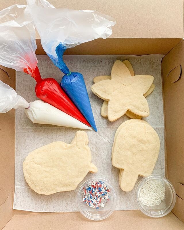 We will also have 4th of July themed sugar cookie kits and chocolate chip cookie cake kits available next week!! $15 each, give us a call to order!😋