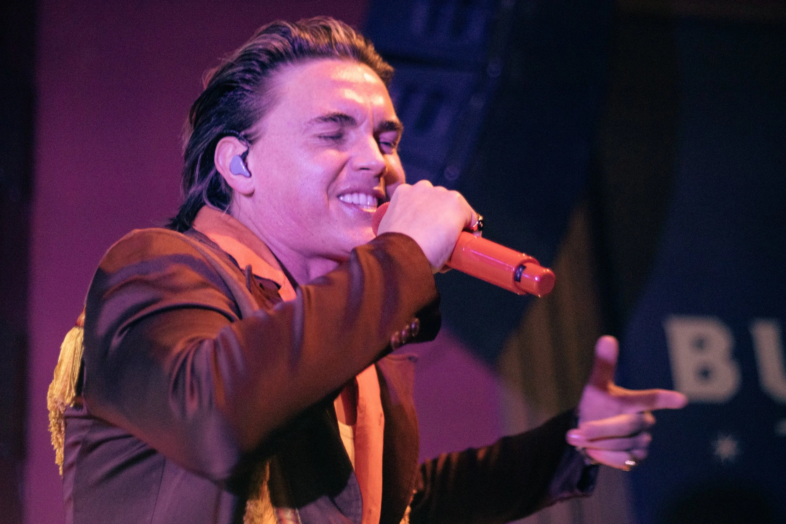 Jesse McCartney Performs his Classic Songs While Giving an Energetic Performance in Atlanta