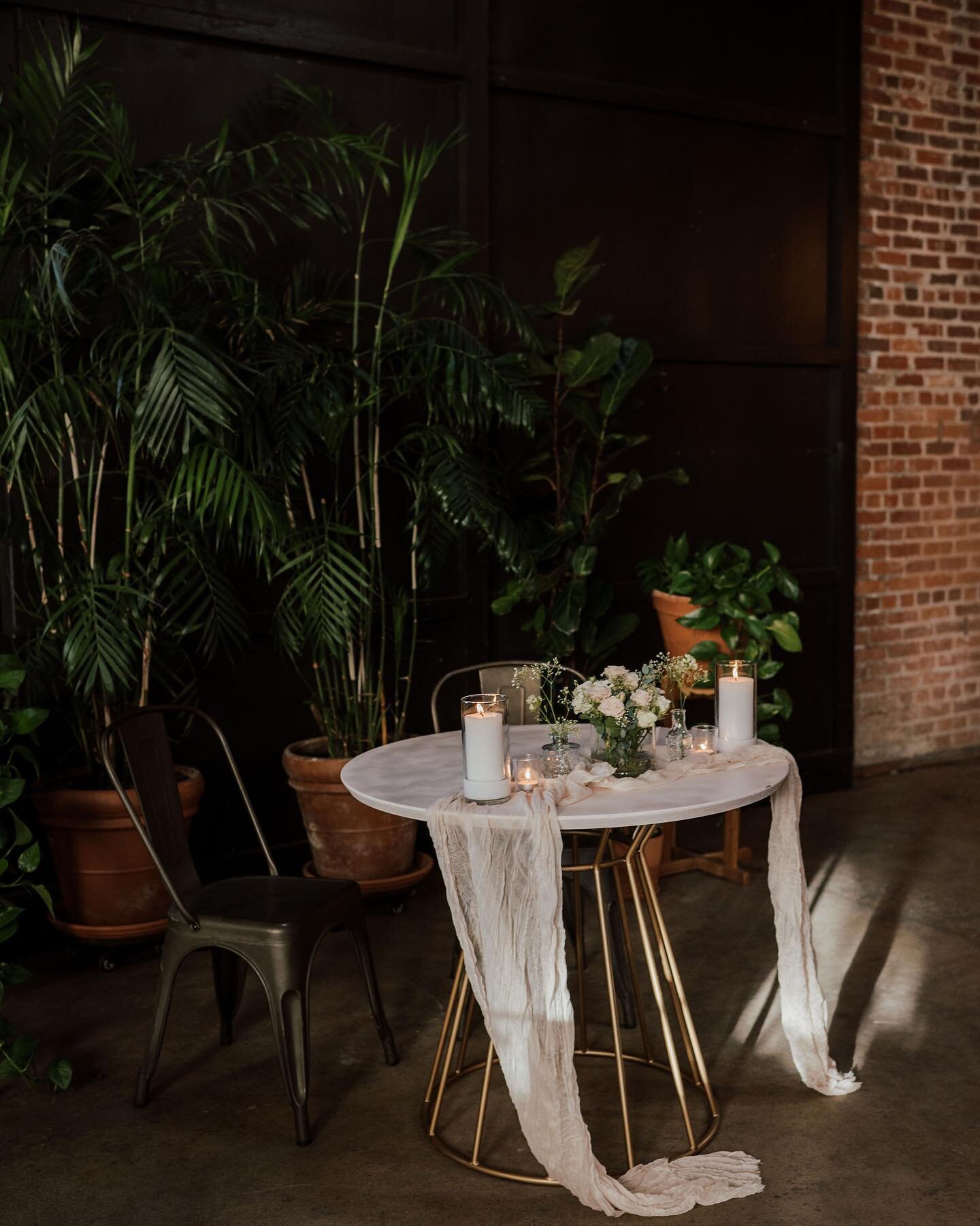 Proof that sweet and simple can be elegant and timeless! 

Loved this sweetheart set up with our &ldquo;Rose&rdquo; sweetheart table, gauze linens, and in house plants as the perfect backdrop!

Captured by @anyaismyname 
Venue, Coordination, and Rent