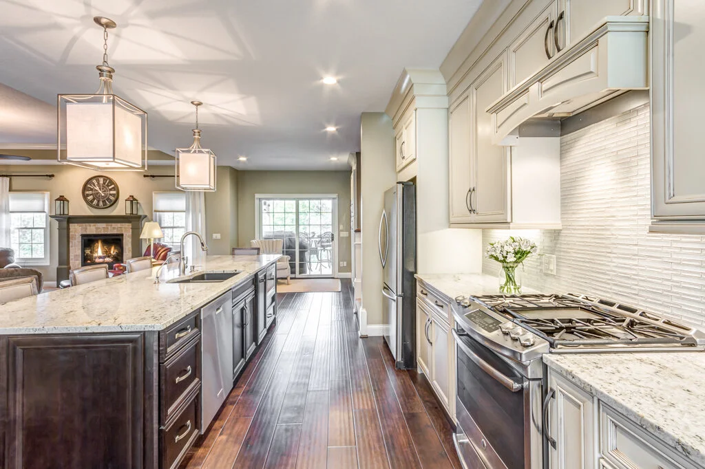 Scottsgate2818.JPG
