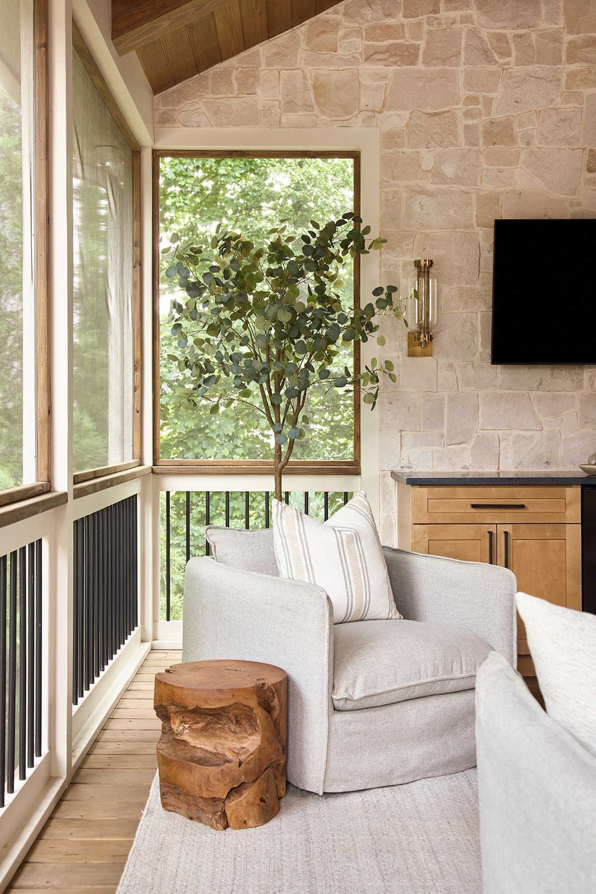 0014_Sears_MeadowBrookPorch_1F6A3193_R_PS_4x6.jpg