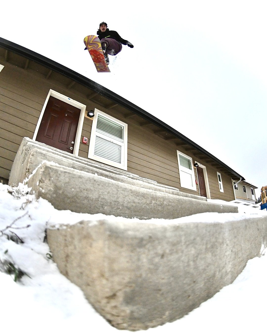  Ben Hayden with a back shifty off the roof and onto the 5-stair… 