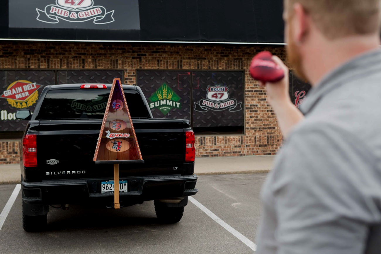 bosstoss+aholes+bean+bag+toss+bar+game+%2817%29.jpg
