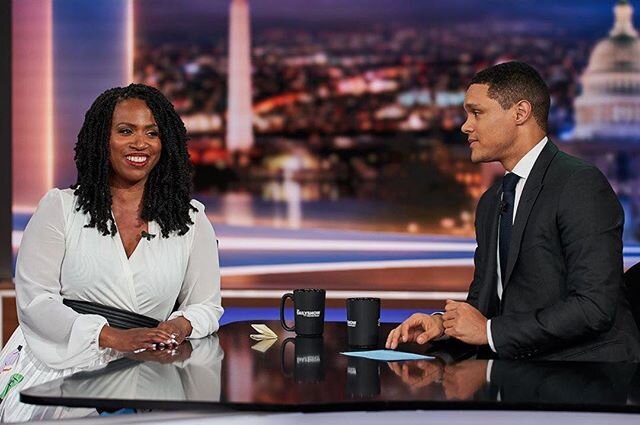 Head to our #Facebook page (🔗 in bio) to watch the full interview!  @Repost &ldquo; @ayannapressley Tonight I&rsquo;m talking gun violence and immigration with @trevornoah on @thedailyshow. Tune in at 11 PM EST!&bull;
&bull;
📸: @imseangallagher &rd