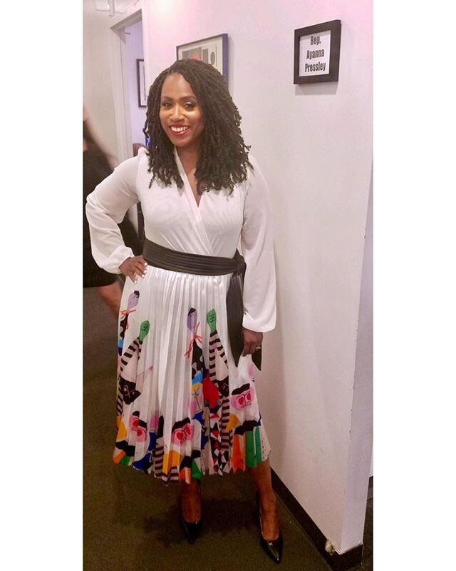 Imagery client @AyannaPressley ready to #BeDistruptive inciting change for the nations in her pleats and pumps for @thedailyshow with @TrevorNoah Thank you 🤗 @lollipopdiamondboutique 👗#GodIsGood #TheSquad #Squad #AyannaPressley