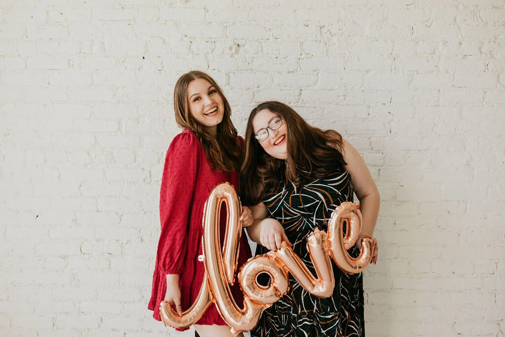 4 Cute Photoshoot Ideas for Valentine's Day
