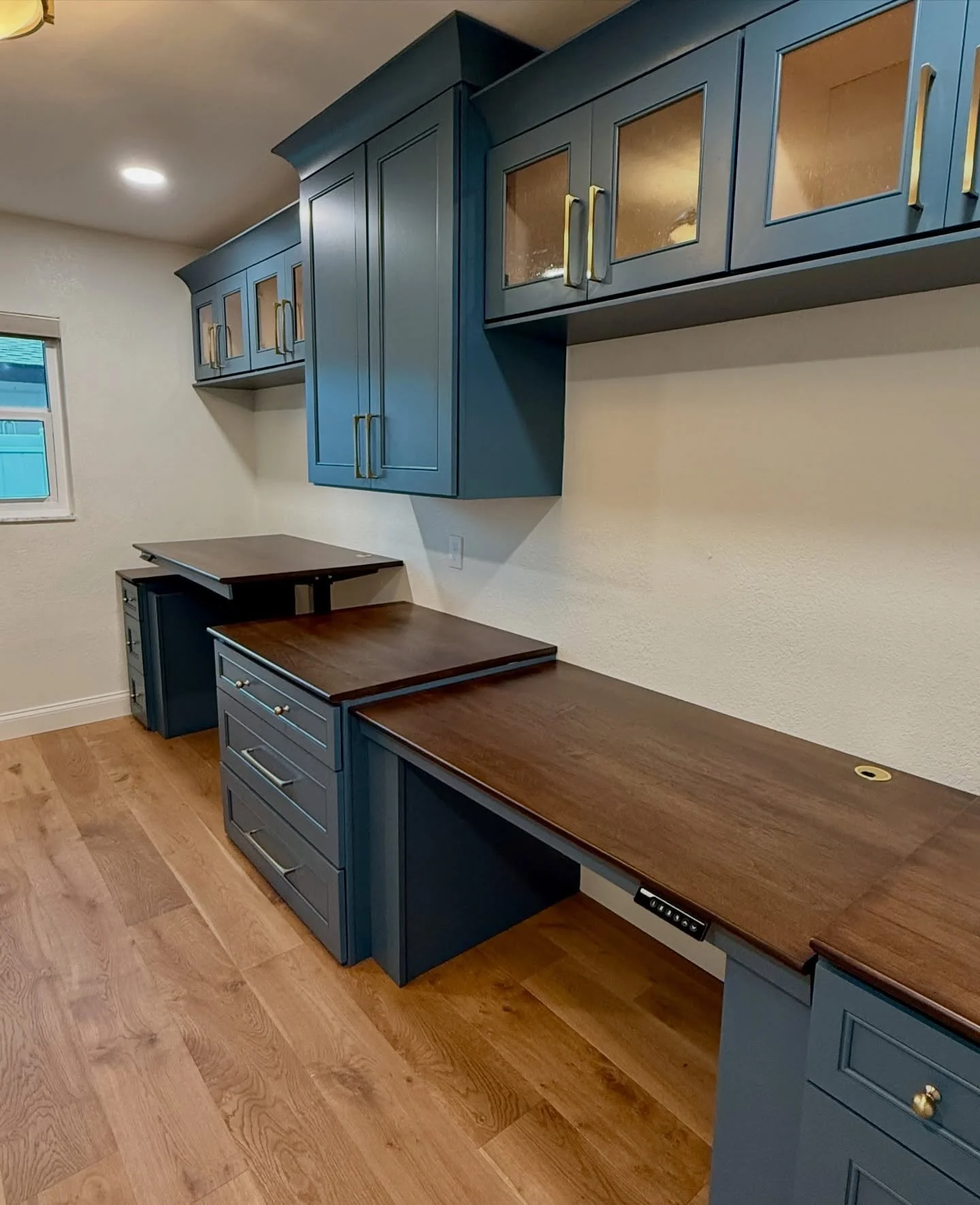 Every detail chosen with intention.

This his‑and‑hers office features custom maple tops, adjustable standing desks, and gold accents&mdash;for a workspace that feels truly personal.
-
#KR2Construction #InteriorDesign #FloridaBuilders #LuxuryHomes #C