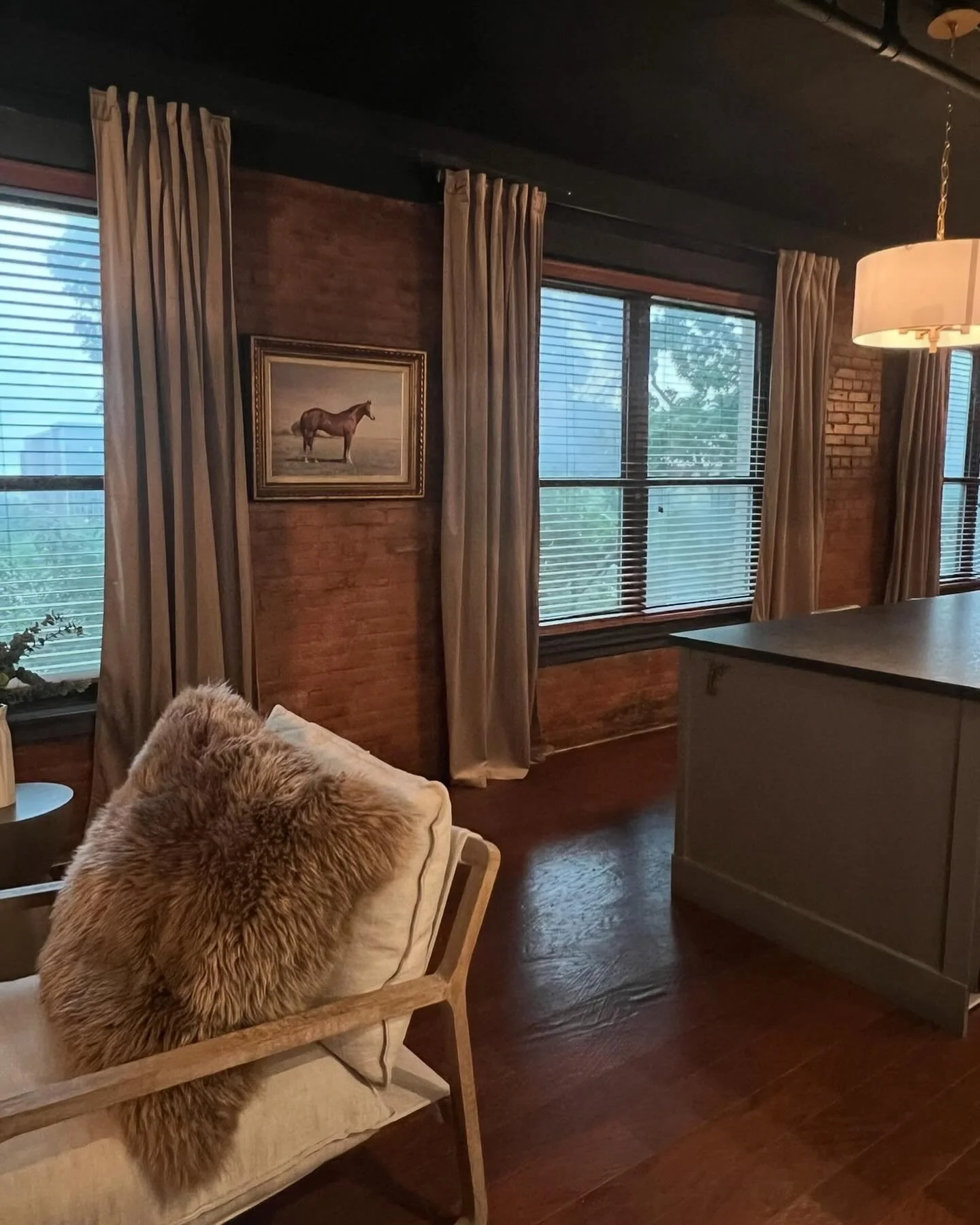 One of my favorite projects. Reviving this old loft condo was fun for the whole crew!
Downtown Fort Worth - Houston Place Lofts

#exposedbricks #procraftcabinets #procraft #velvetdrapes #texasvibe #horsepainting
