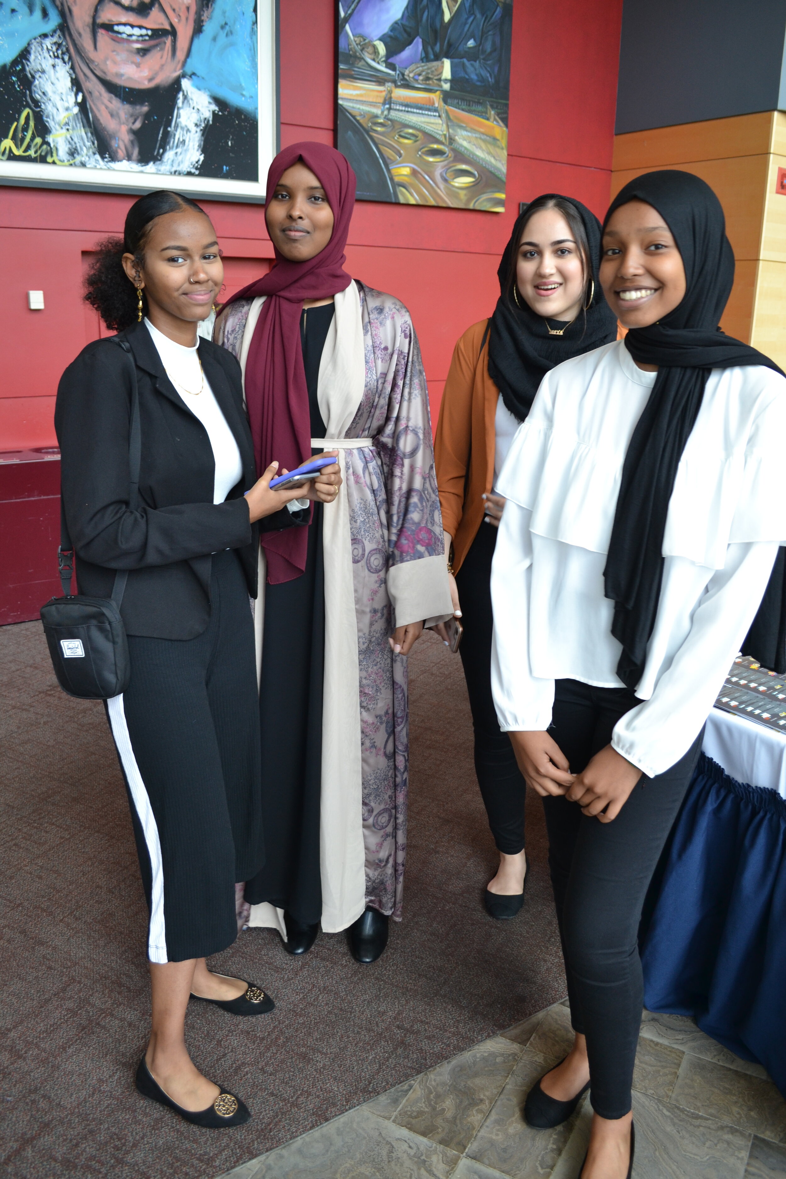  Ilhan and her fellow BridgeTO peers at the MAX Scholarship reception in September 