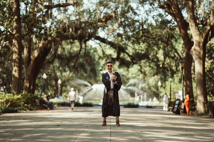 SCAD GRADUATE 🎓🐝
&bull;
BFA Social Strategy &amp; Management, Minor Business Collaboration 
&bull;
📸 @niahjophotography